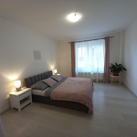 Spi V Kuklenach 1 Appartement Hradec Králové Buitenkant foto